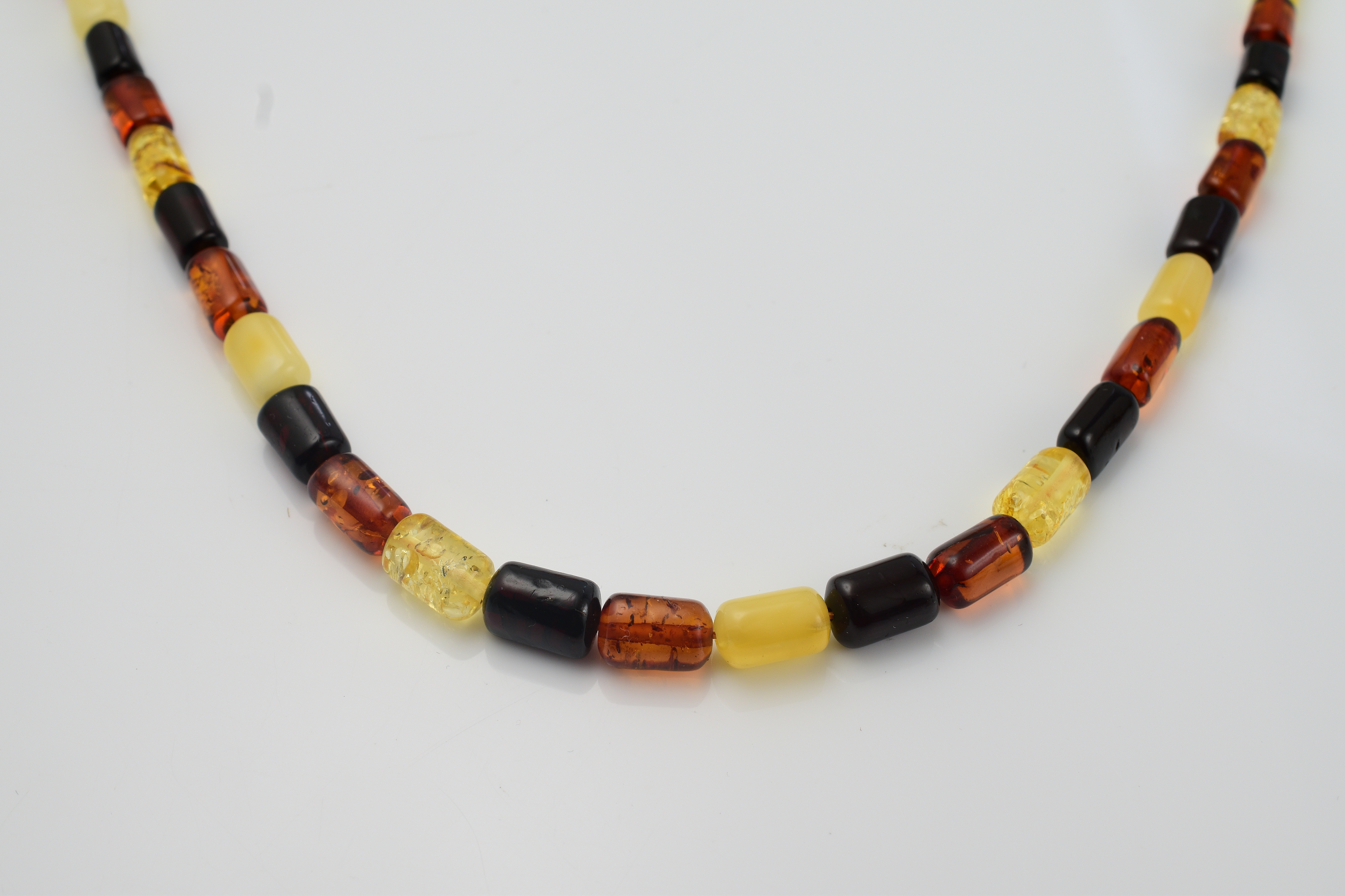 Tuscon Gem Find - Amber Barrel Necklace (Size 18). Total Wt 50 Cts