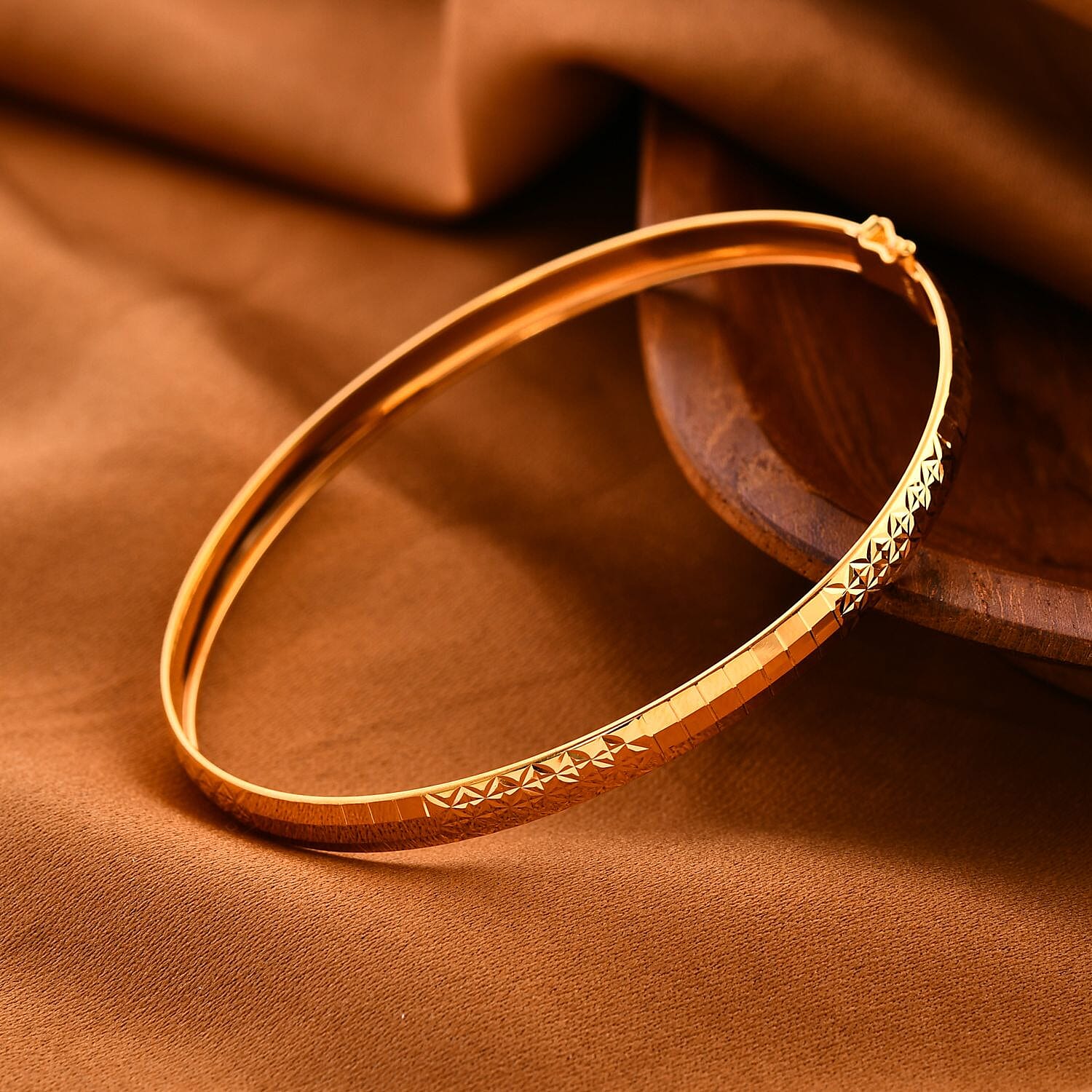 Limited Stock- 22K (91.6% Purity) Yellow Gold Diamond Cut Bangle 7.5 Inch , Gold Wt. 5.50Gms