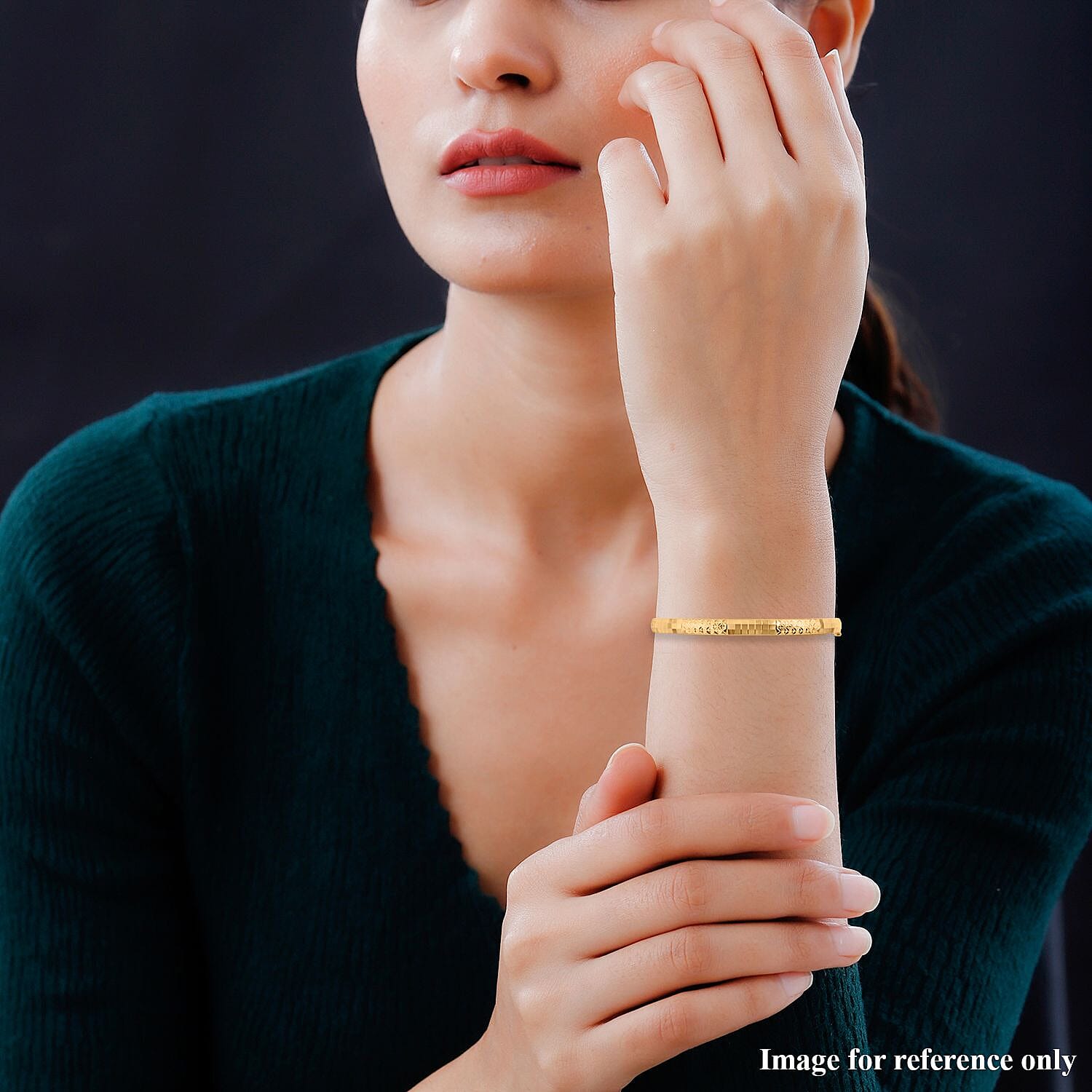 Limited Stock- 22K (91.6% Purity) Yellow Gold Diamond Cut Bangle 7.5 Inch , Gold Wt. 5.50Gms