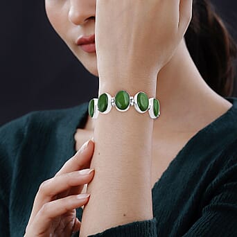 https://tjcuk.sirv.com/Products/77/4/7749707/Green-Jade-Bracelet-Size-8-with-T-Bar-Clasp-Sterling-Silver-90-30-Ct-S_7749707_2.jpg?w=342&h=342