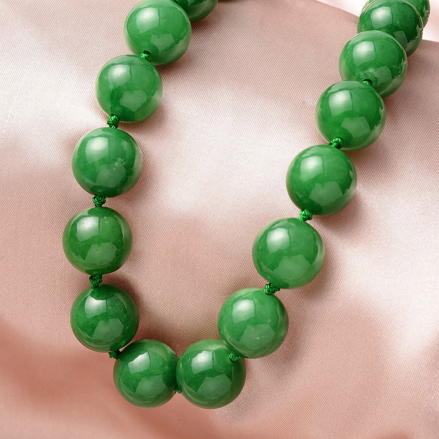 Green Jadeite Jade Adjustable Necklace (Size - 18-4 Inch) in Rhodium Overlay Sterling Silver 720.00 Ct