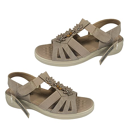 Cushion Walk Floral Trim Madison Ladies Sandal (Size 3) - Beige