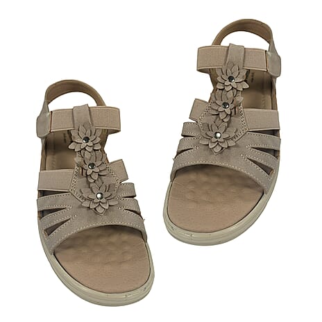 Cushion Walk Floral Trim Madison Ladies Sandal (Size 3) - Beige