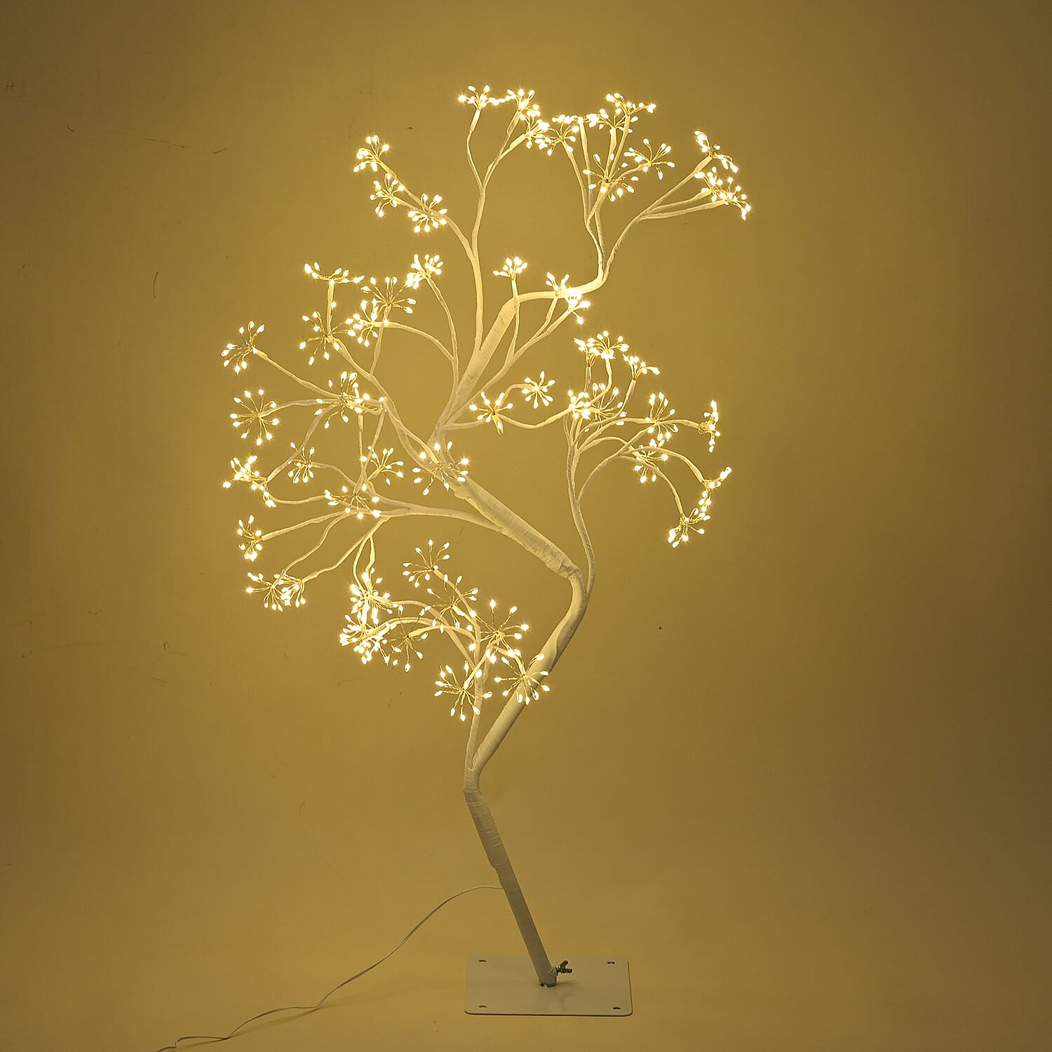 Stylish 600 LED Tree Lamp With Flexible Branches