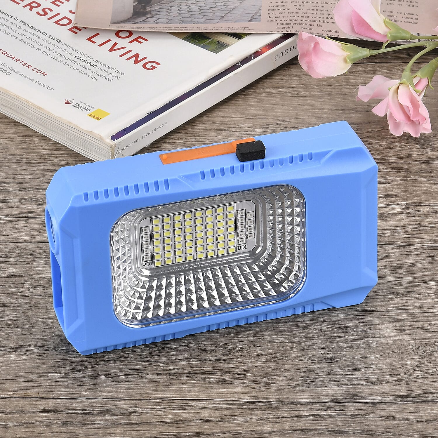 2 in 1 Multifunctional Outdoor Solar Rechargeable Light and Power bank 1500 mah Li-ion Battery (Size 95x33x165 cm) - Blue