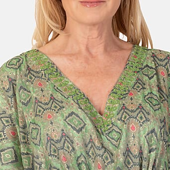 https://tjcuk.sirv.com/Products/77/5/7758764/Bohemian-Ikat-Print-Kaftan-Dress-Green_7758764_3.jpg?w=342&h=342