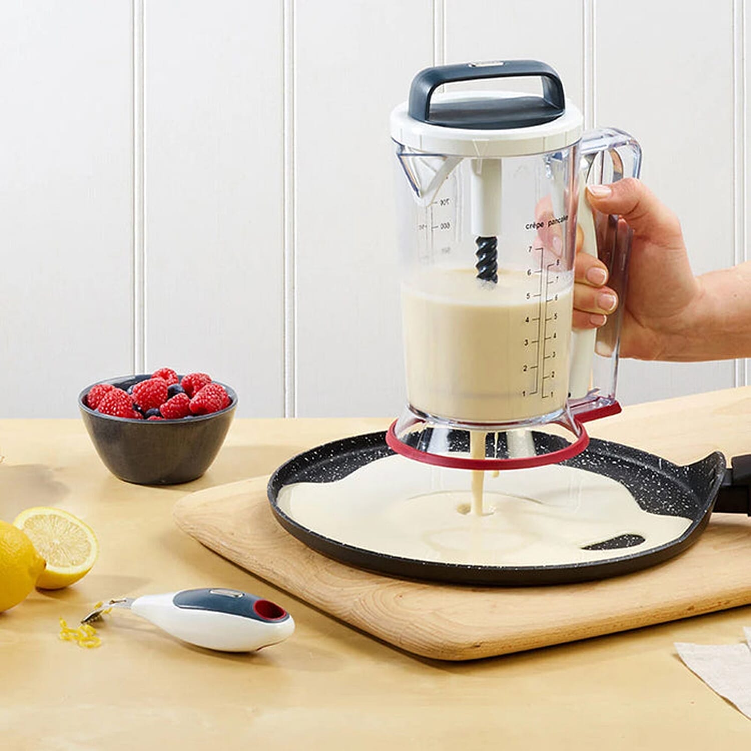 Food Processor and Blender (Size 1x1x1 cm) - Clear