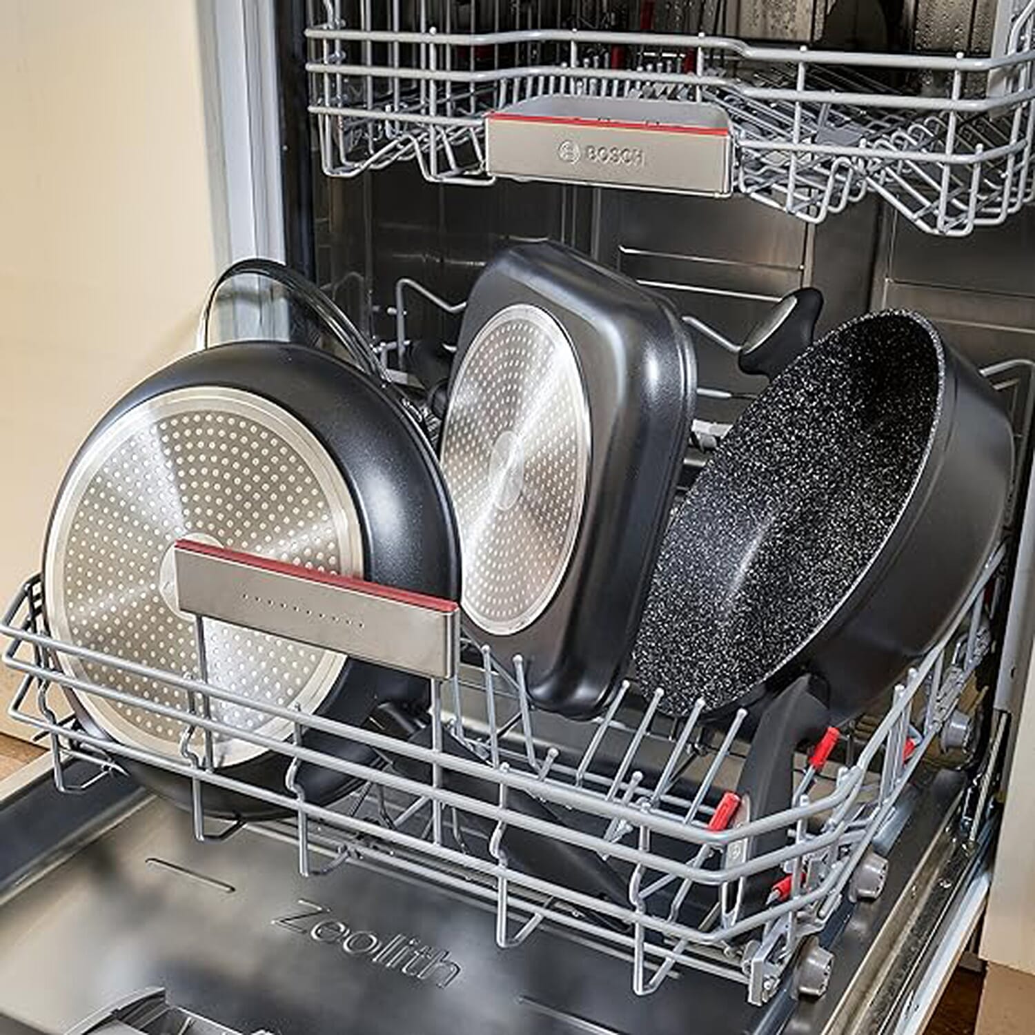 Saucepan (Size 1x1x1 cm) - Black