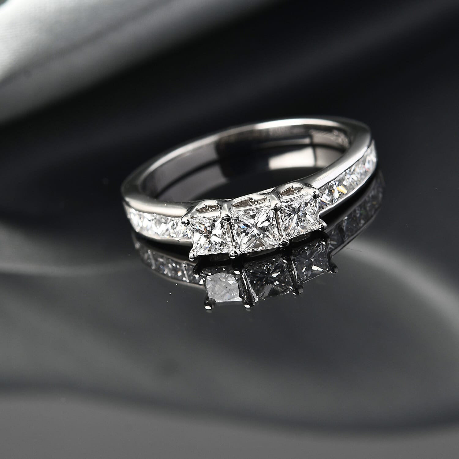 RHAPSODY 950 Platinum IGI Certified Diamond (VS-E-F) Ring 1.04 Ct.