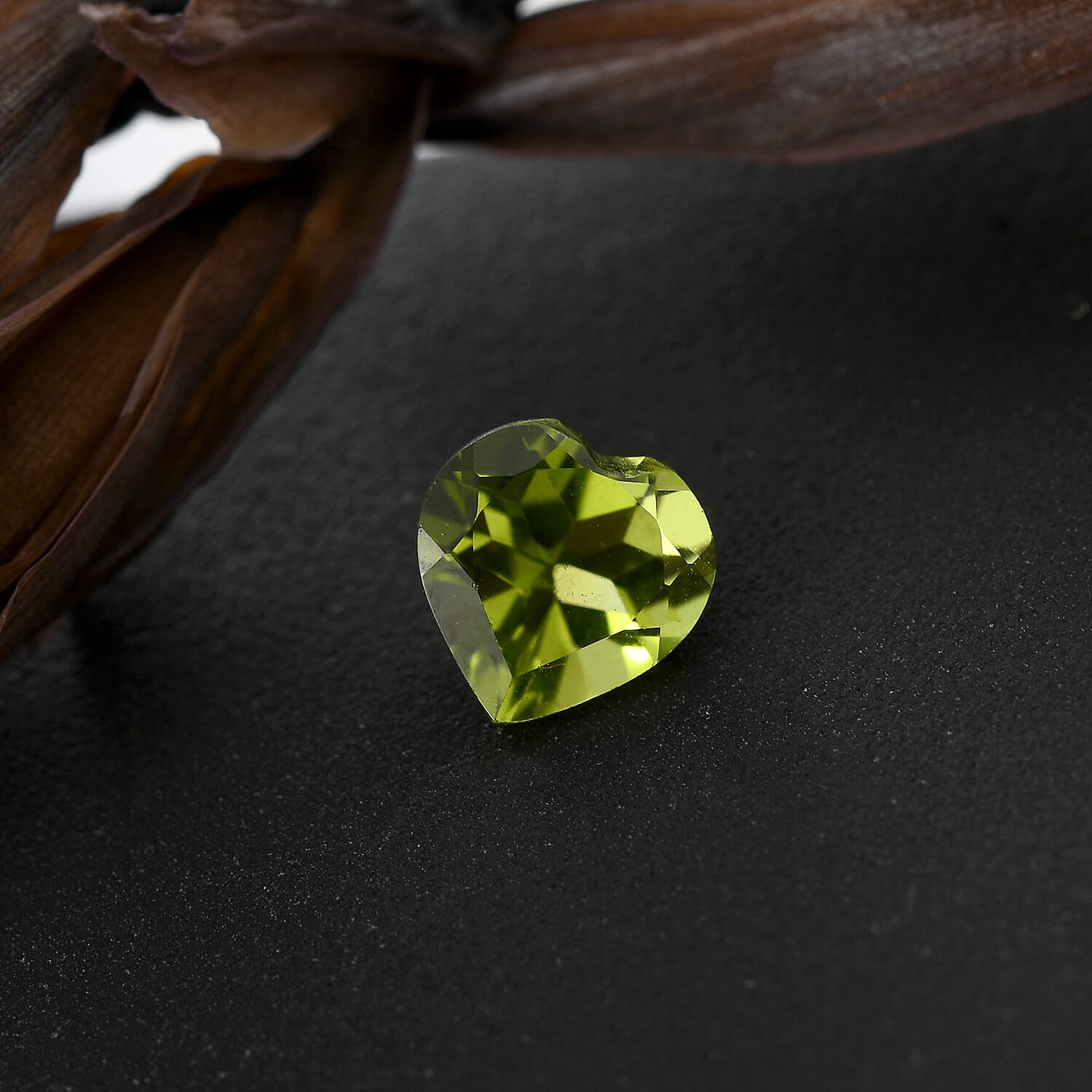 Peridot Heart 7 mm