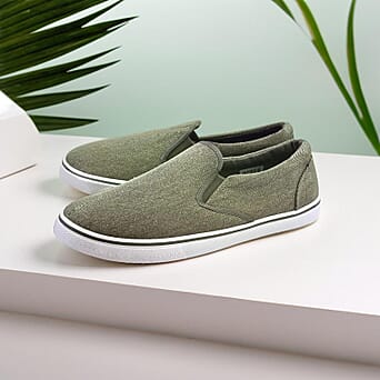 https://tjcuk.sirv.com/Products/77/6/7765222/Mens-Boston-Canvas-Shoes-Size-9-Khaki_7765222_1.jpg?w=342&h=342