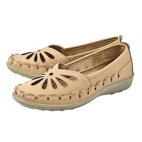 Shoe Tree Comfort Palma Lightweight Slip On Shoe (Size 6) - Beige