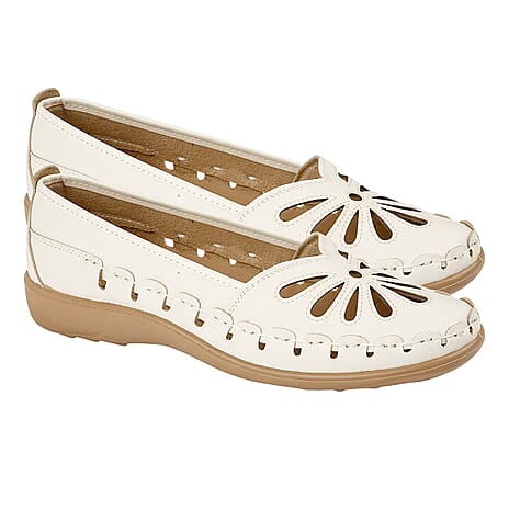 Shoe Tree Comfort Palma Lightweight Slip On Shoe (Size 7) - White