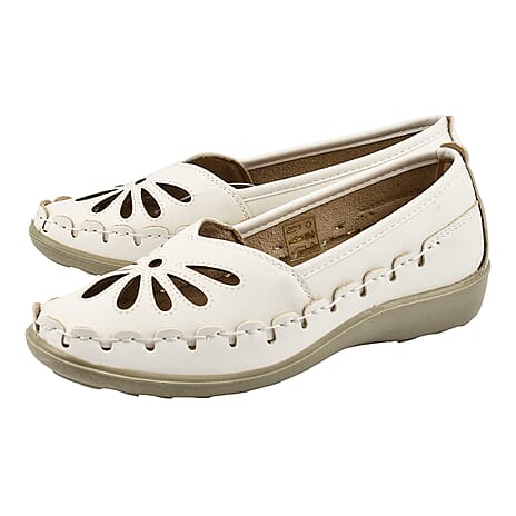 Shoe Tree Comfort Palma Lightweight Slip On Shoe (Size 7) - White