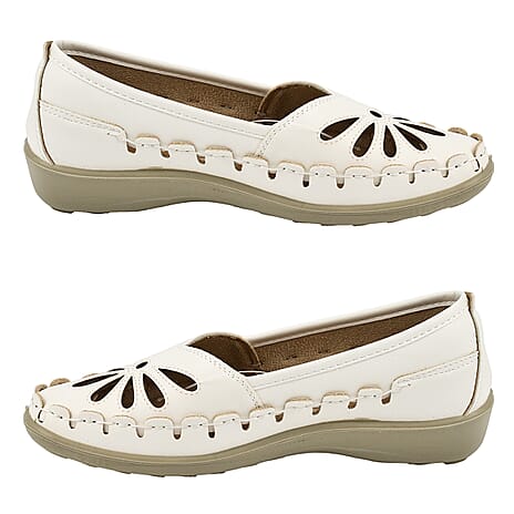 Shoe Tree Comfort Palma Lightweight Slip On Shoe (Size 7) - White