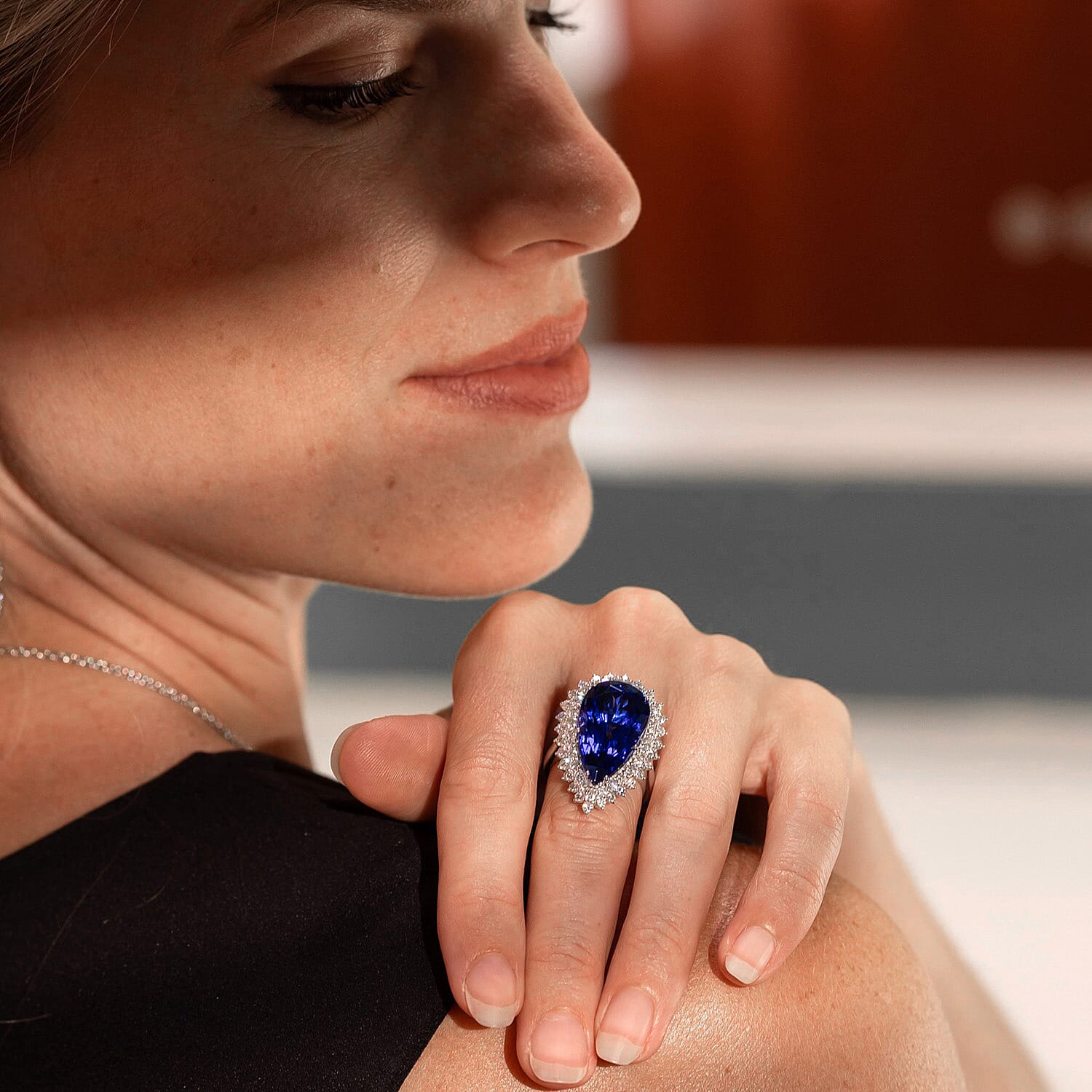 Certified and Appraised RHAPSODY 950 Platinum AAAA Tanzanite, E-F VS Diamond Halo Ring, 21.15 Ct