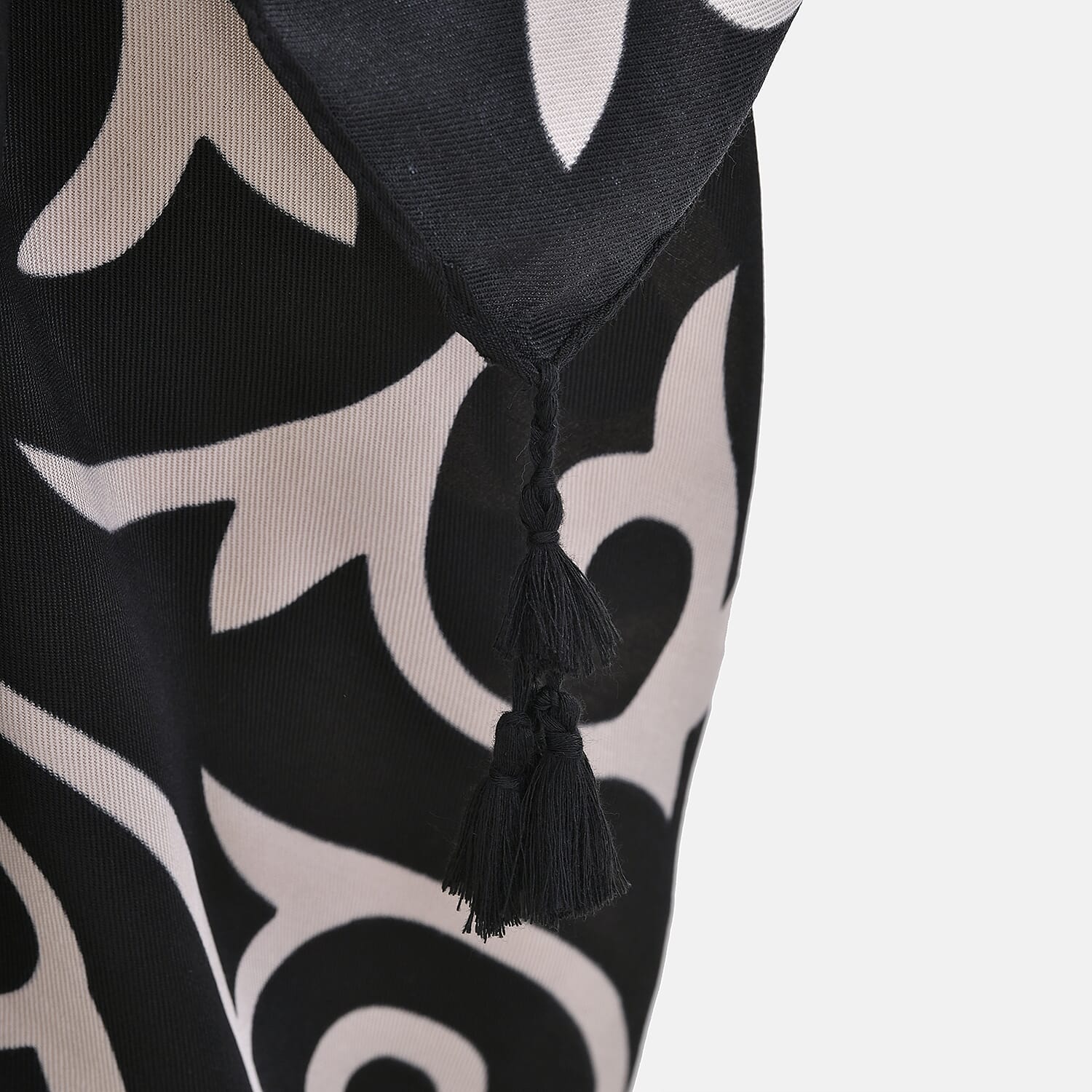 Closeout Deal Printed Cloud Brocade Long Scarf (Size 180x88 cm) - Black - White