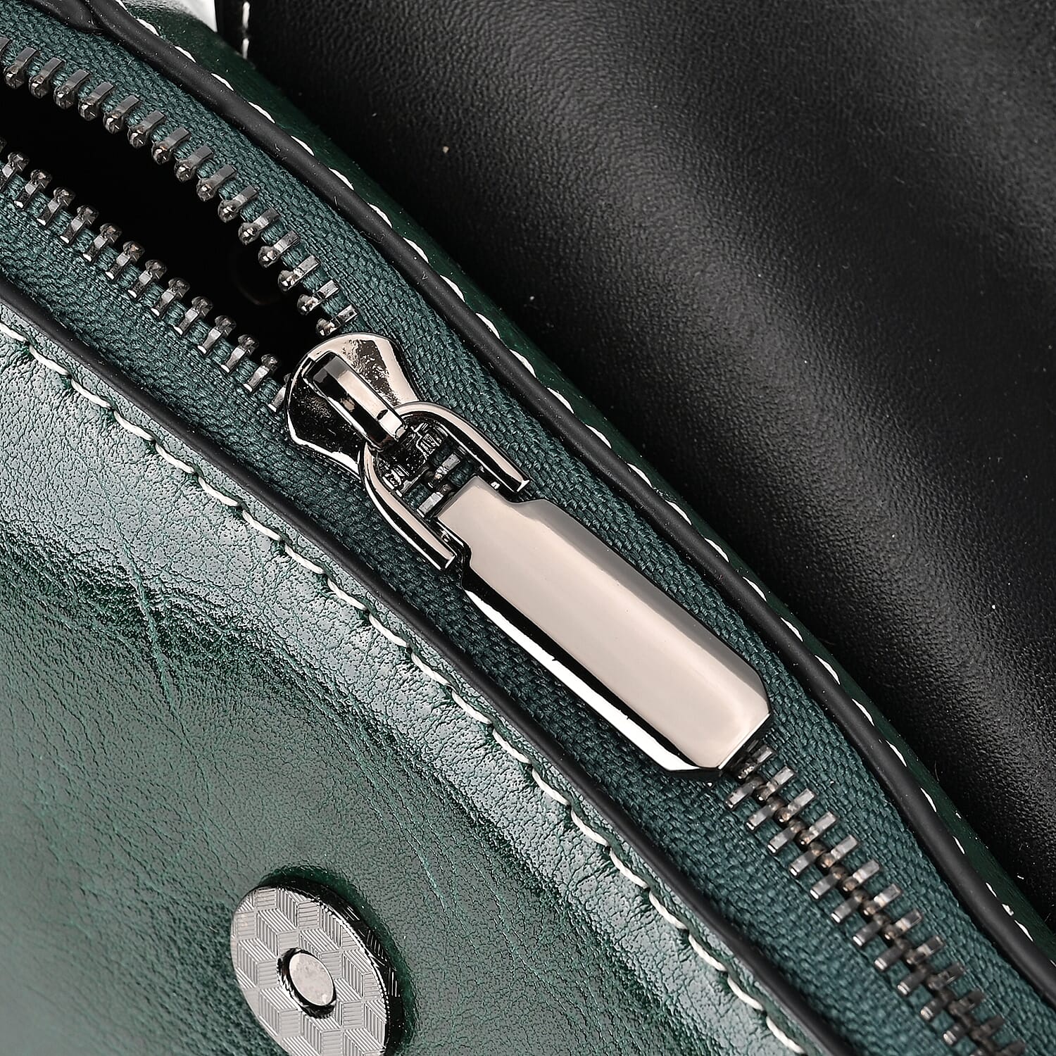 One Time Deal - Designer Inspired Leather Patterned Crossbody Bag (Size 23x10x14 cm) - Green