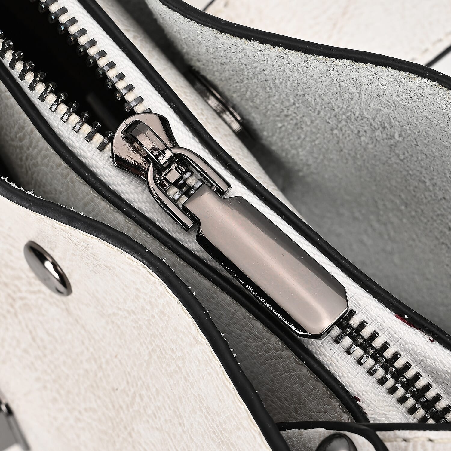 100% Genuine Leather Solid Crossbody Bag (Size 24x10x21 cm) - White