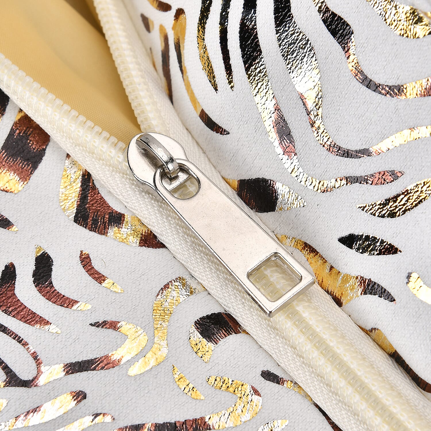 Zebra pattern large size tote bag with rope handle (Size 38x20x38 cm) - White & Black