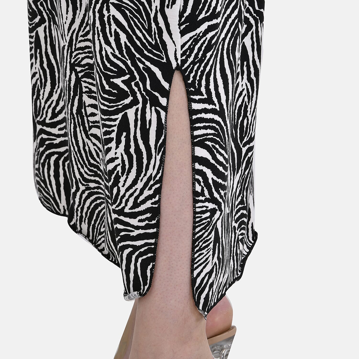 Tamsy V-Neck Zebra Stripe Print Dress (One Size) - Black