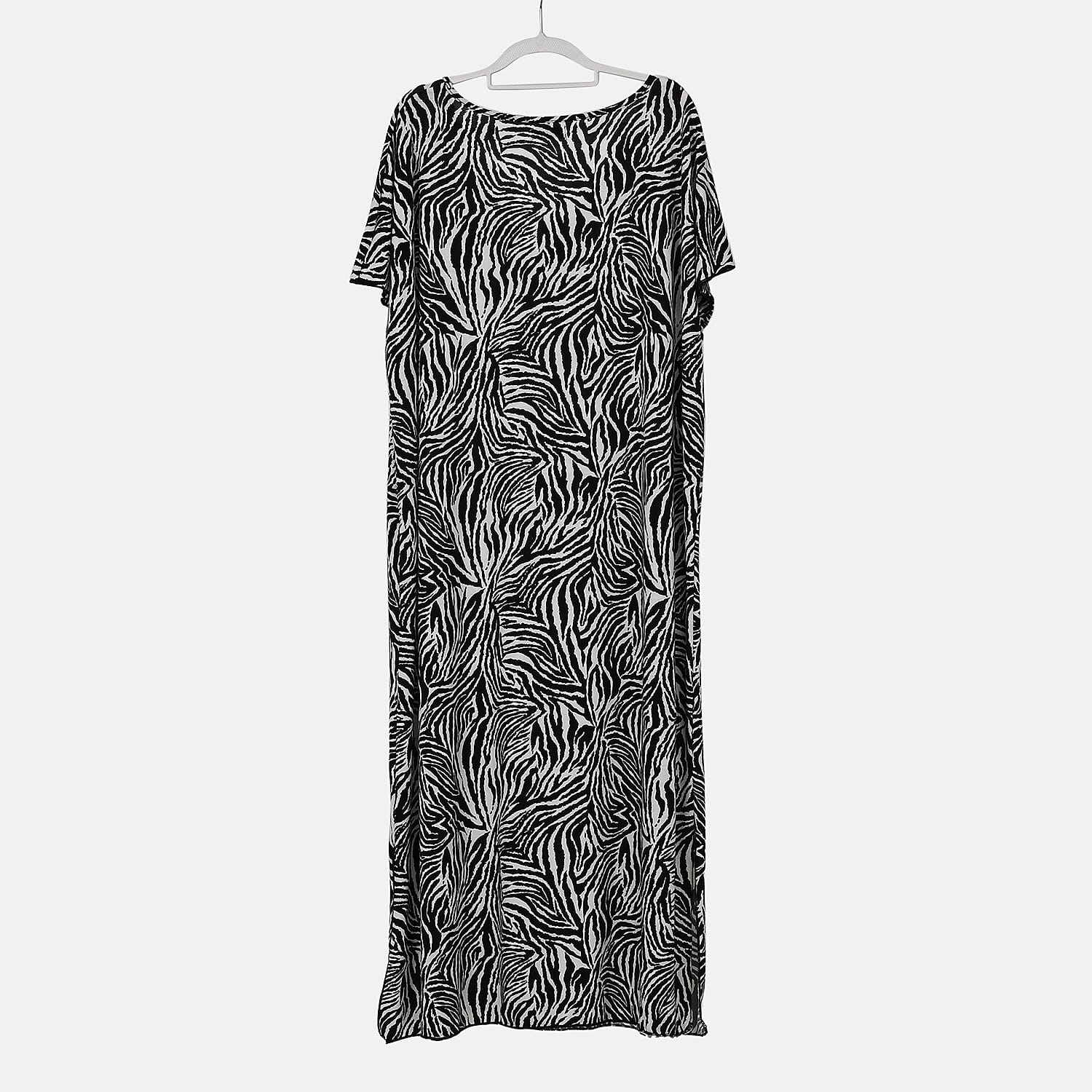 Tamsy V-Neck Zebra Stripe Print Dress (One Size) - Black