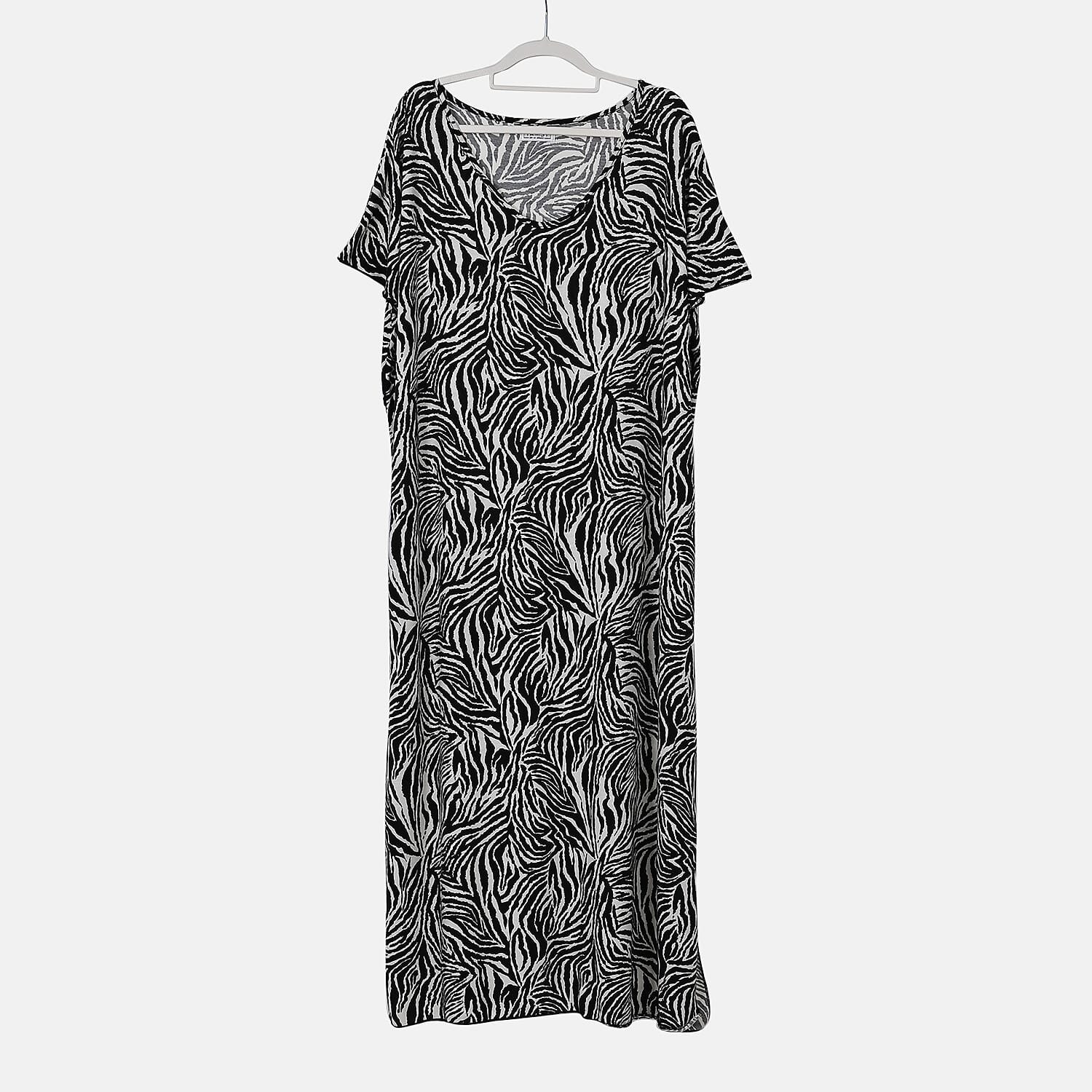Tamsy V-Neck Zebra Stripe Print Dress (One Size) - Black