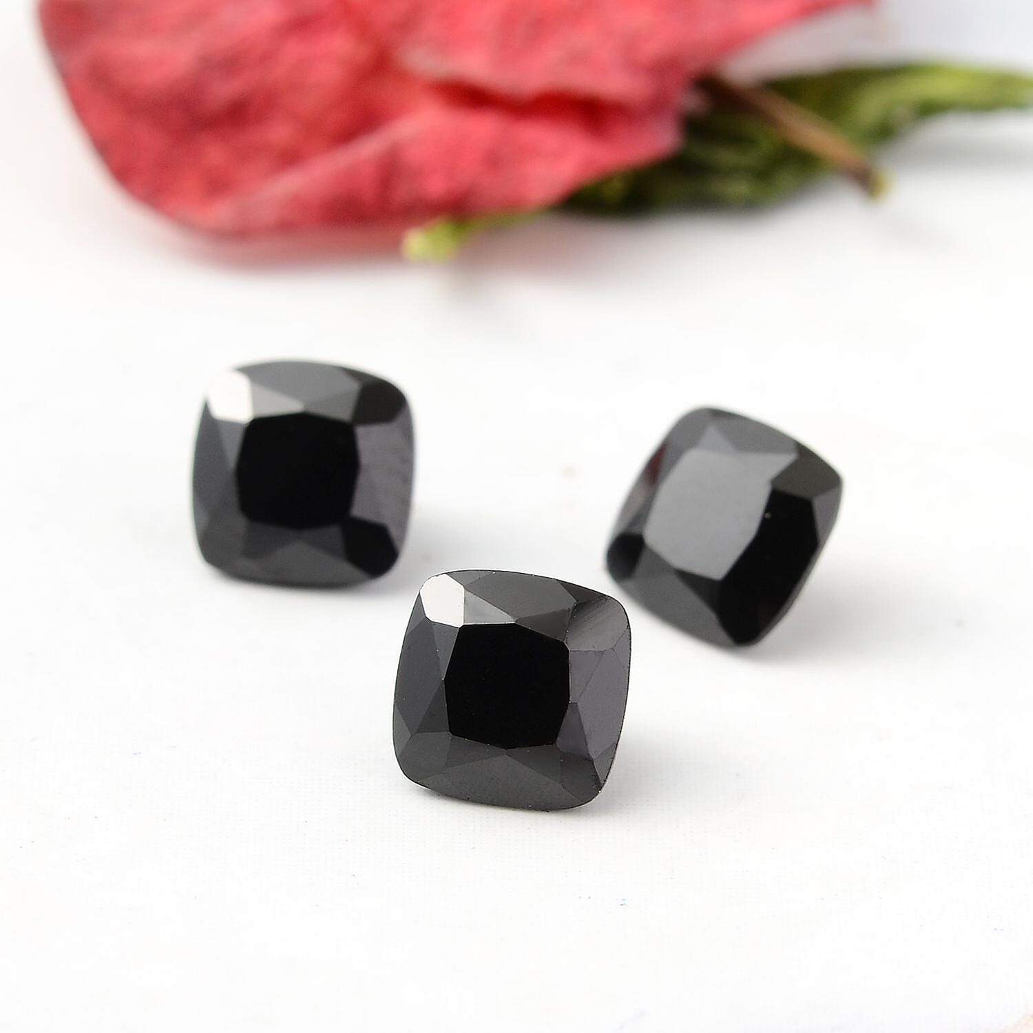 Black Spinel Cushion 6x6 mm