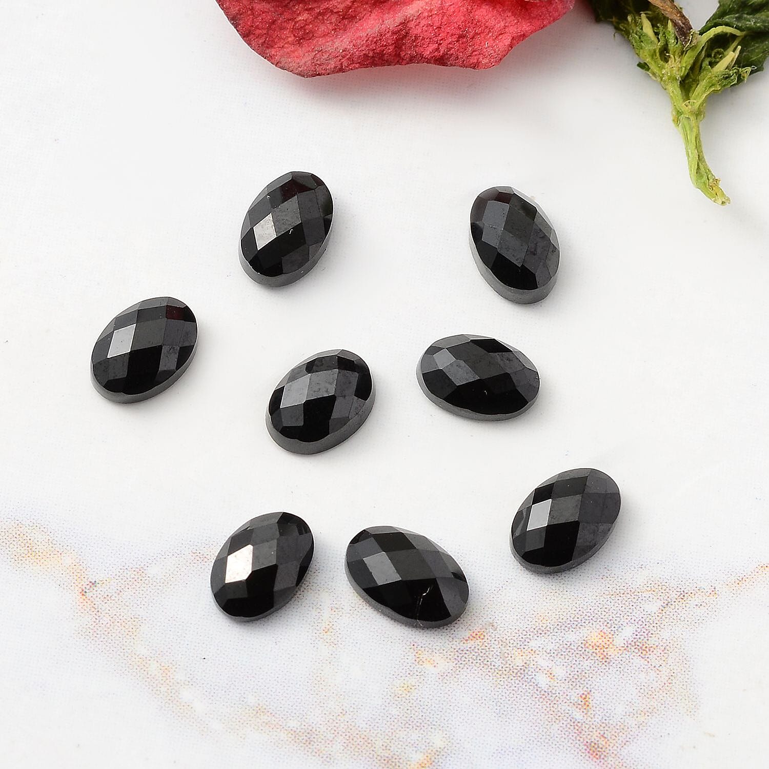 Black Spinel Oval 6x4 mm