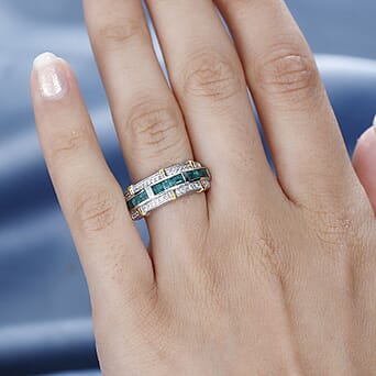 https://tjcuk.sirv.com/Products/77/7/7778609/Emerald-White-Zircon-Cluster-Ring-Sterling-Silver-1-13-ct-1-102-Ct_7778609_2.jpg?w=342&h=342
