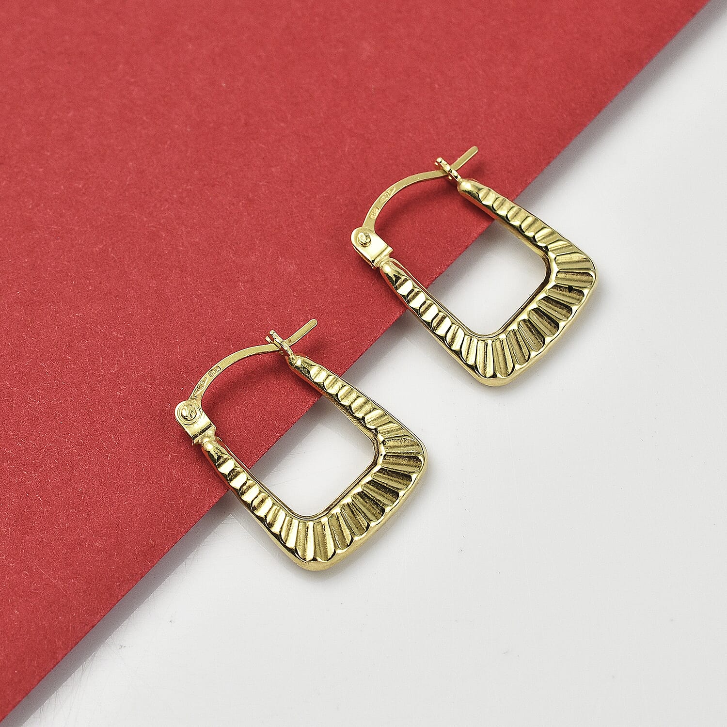 Hatton Garden Closeout - 9K Yellow Gold Ribbed Handbag Creole Earrings