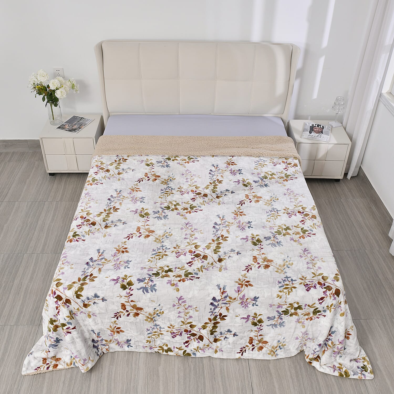 Flower Pattern Blanket for Bedding (King-Extra Large Size, 2.25x2.2m) - White & Red