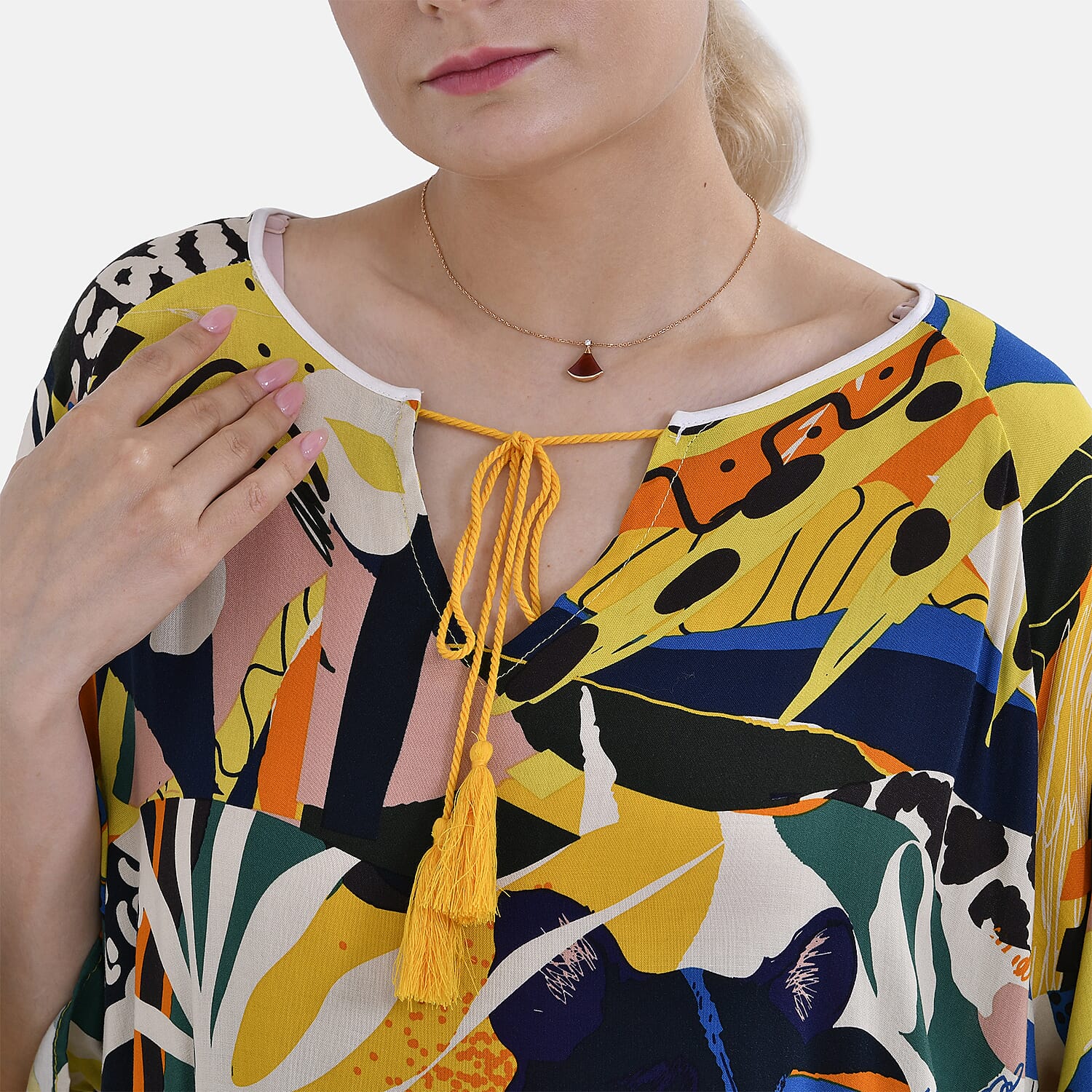 Closeout Deal 100% Viscose Womens Printed R-Neck Top (One Size) - Black & Multi