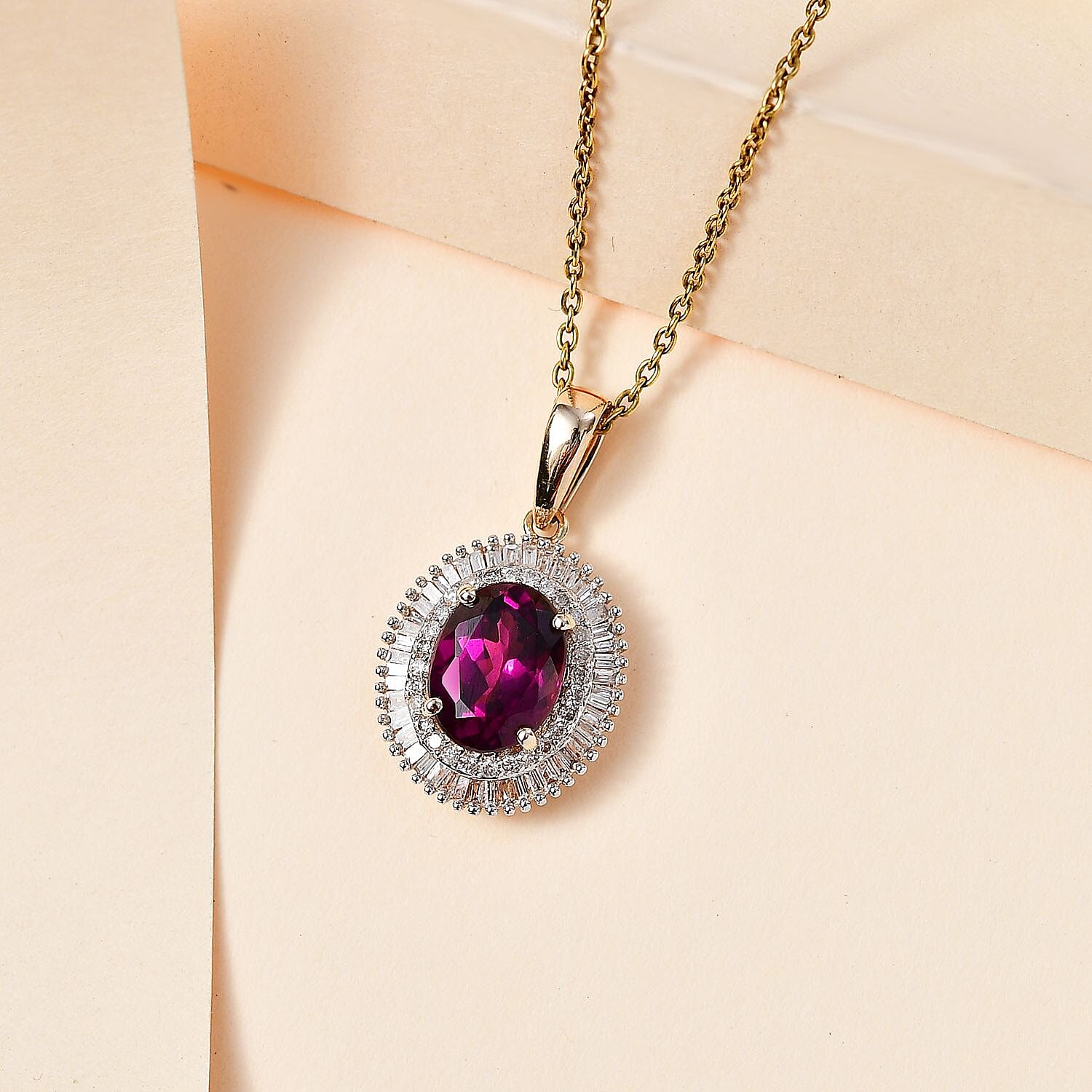 9K Yellow Gold Natural Ember Garnet & Diamond Pendant 2.70 Ct