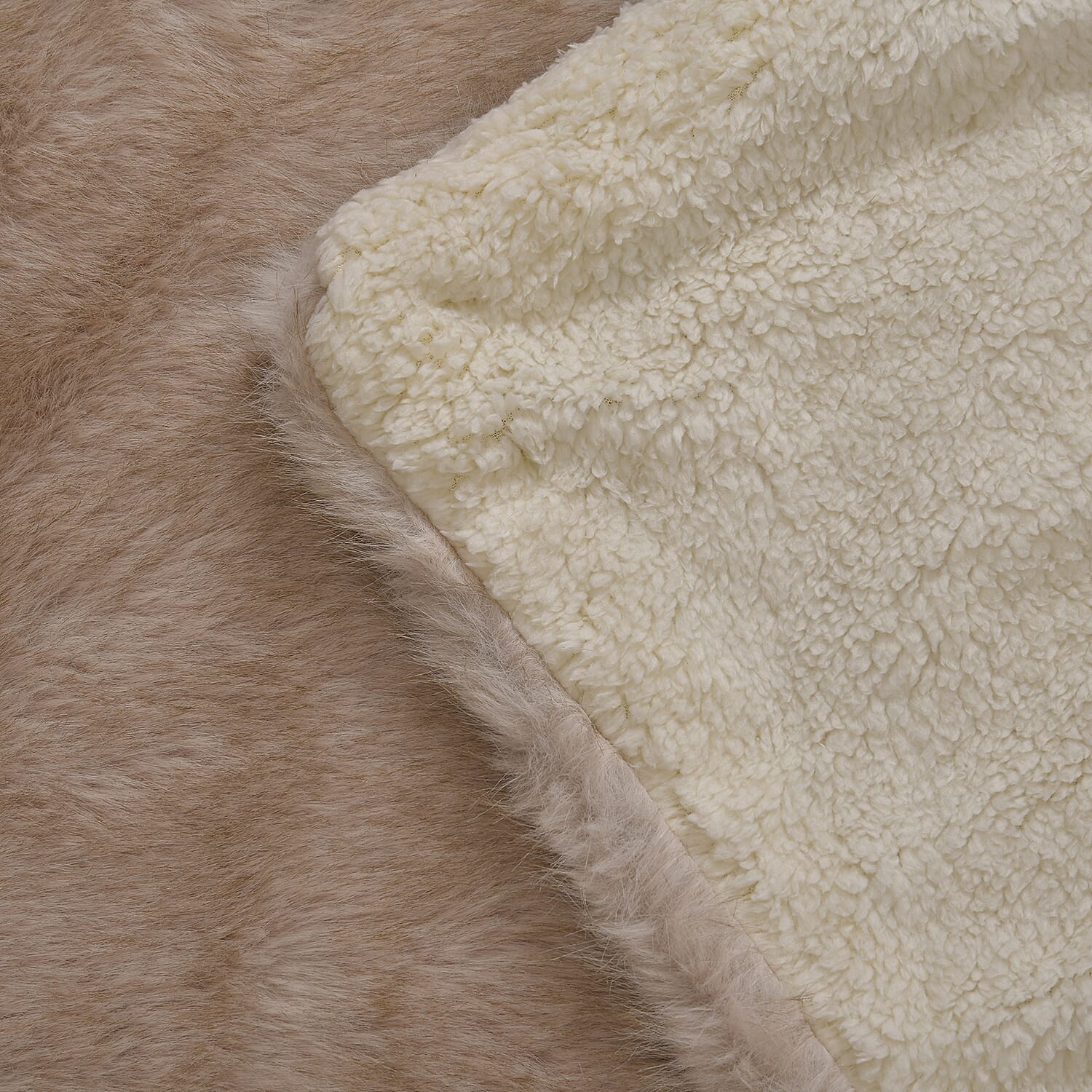 Luxurious Plush Sherpa Blanket 1000Gsm (200x150 cm ) - Beige