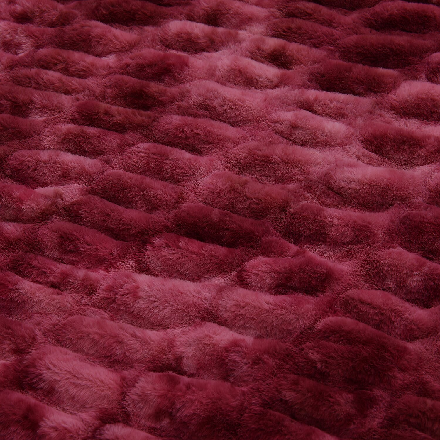 Super Soft Luxurious Faux Fur Blanket 600GSM - Red