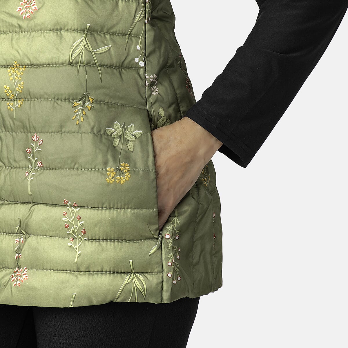 Weekend Ladies Floral Pack Away Gilet (Size 12)- Green