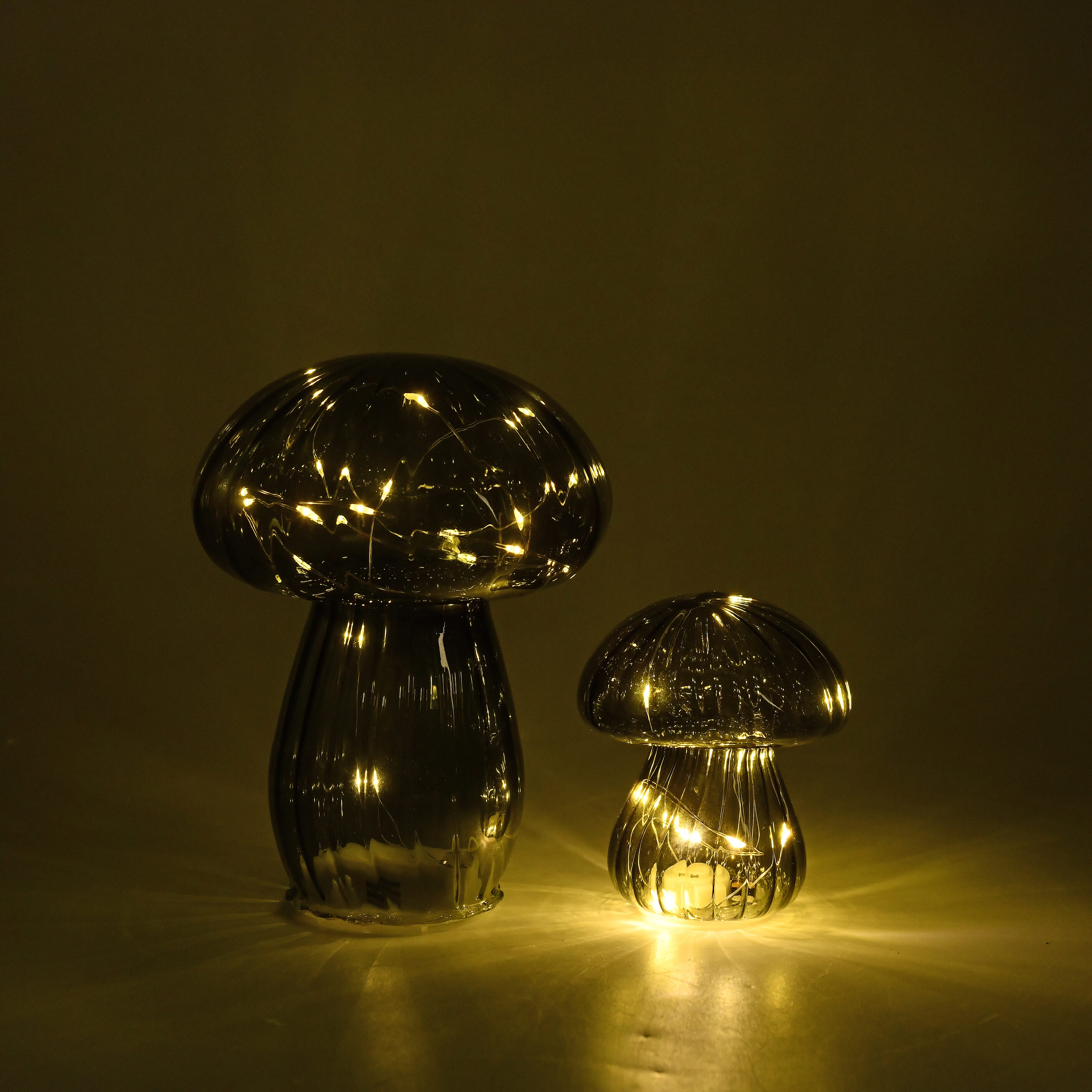 Set of 2 Glass Mushroom Table Lamps (Size 8x8x10 cm) - Dark Green