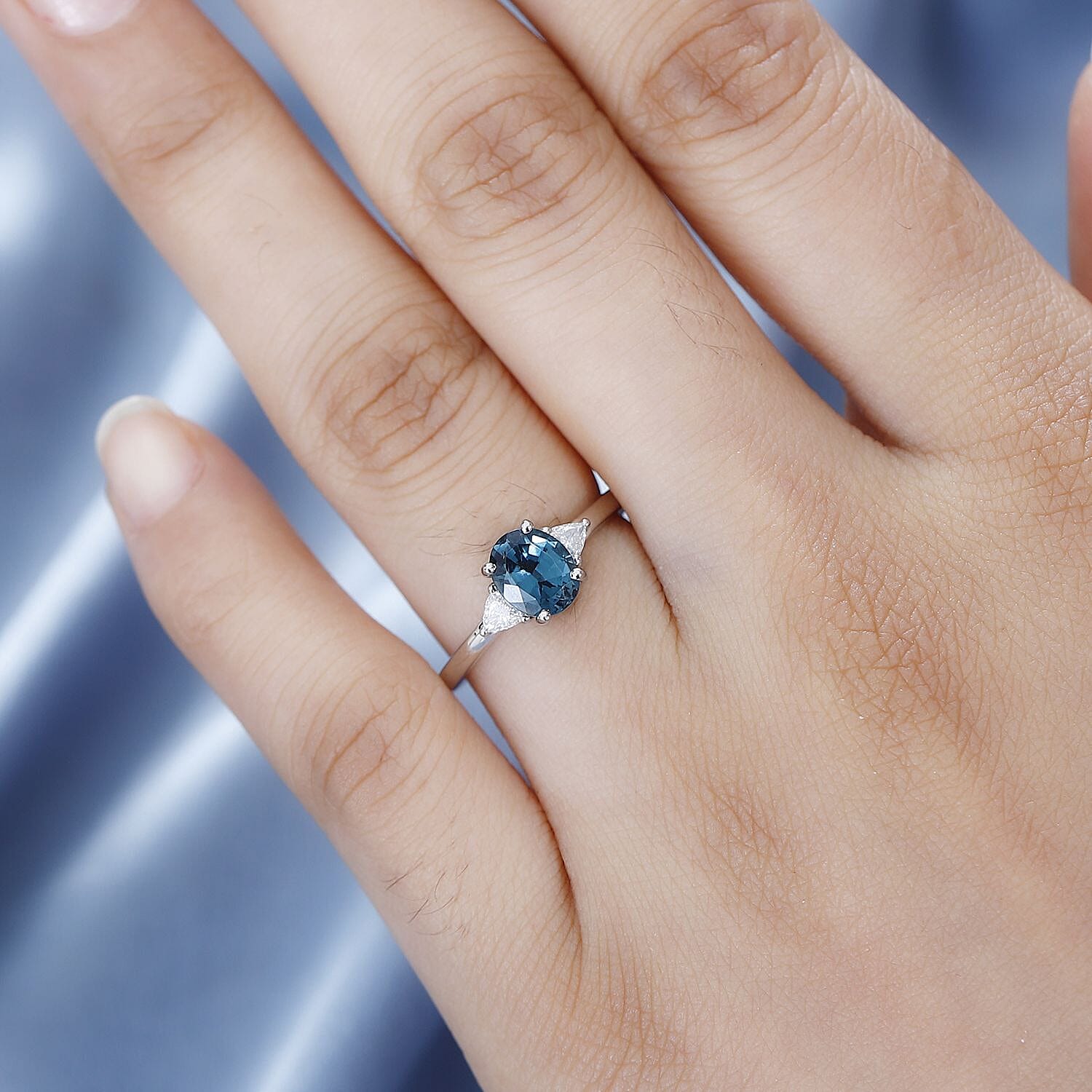 AAAA Mutuca Indicolite and Diamond (VS - EF) Solitaire Ring in 950 Platinum 1.19  Ct.