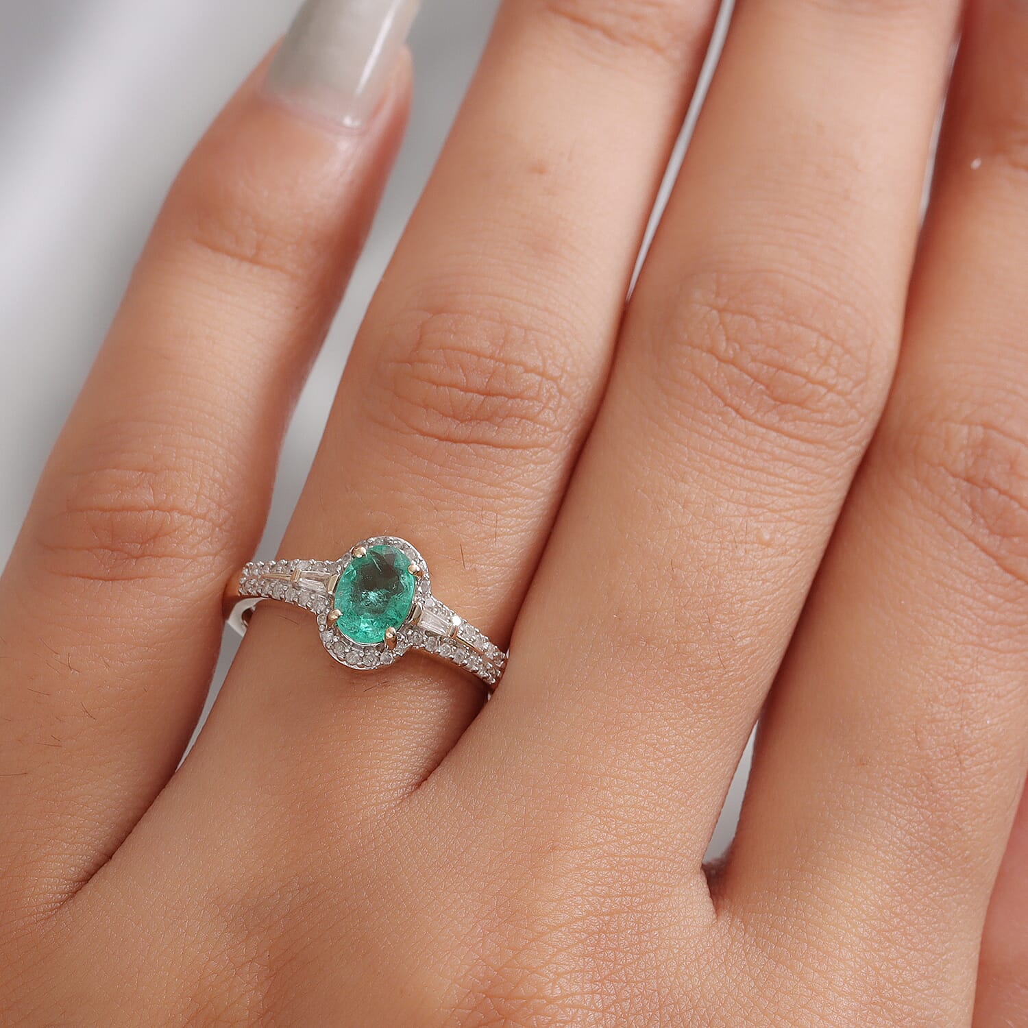 9K Yellow Gold AAA Boyaca Colombian Emerald and Diamond Ring 1.01 Ct.