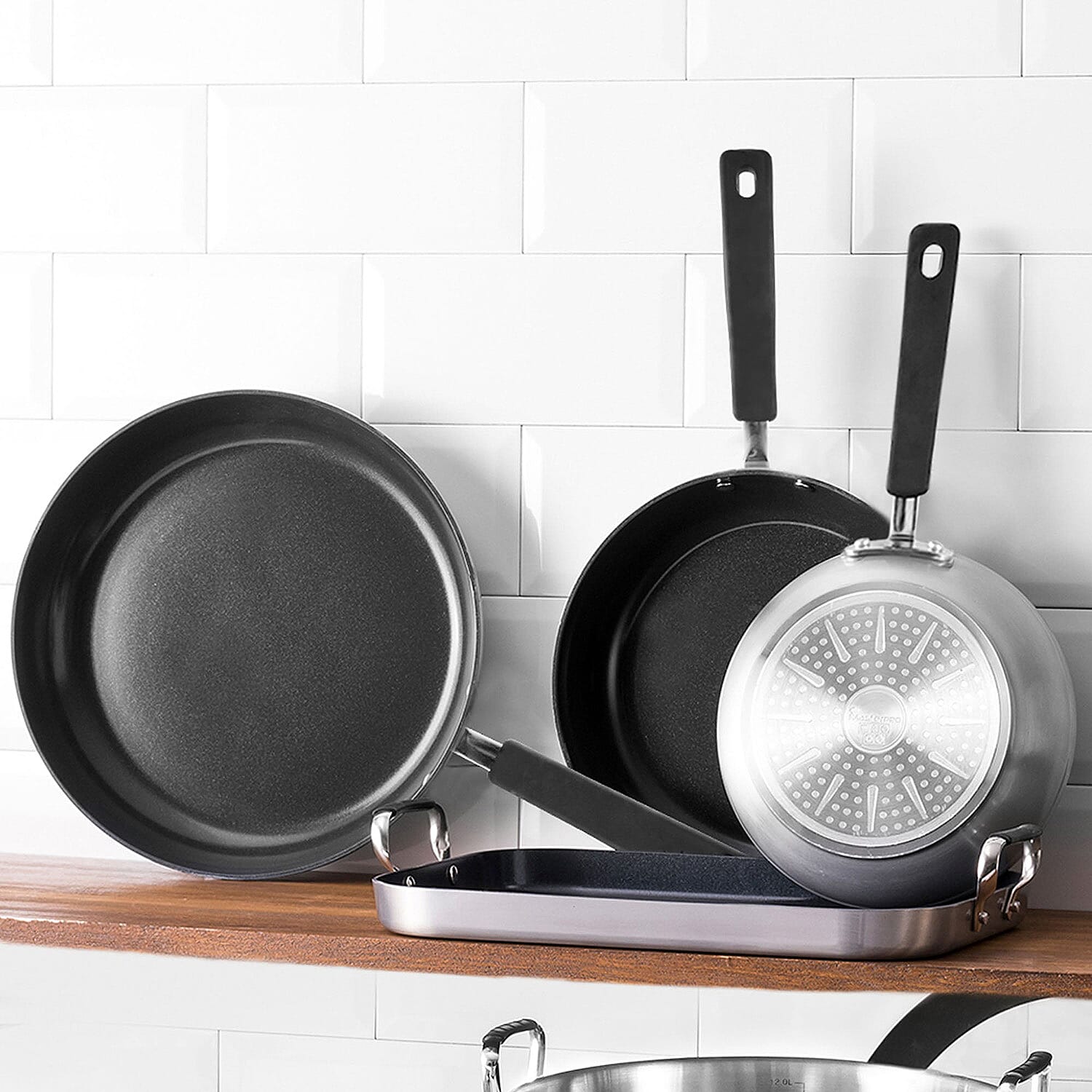 Fry Pan and Skillet (Size 26x20x30 cm) - Silver & Black