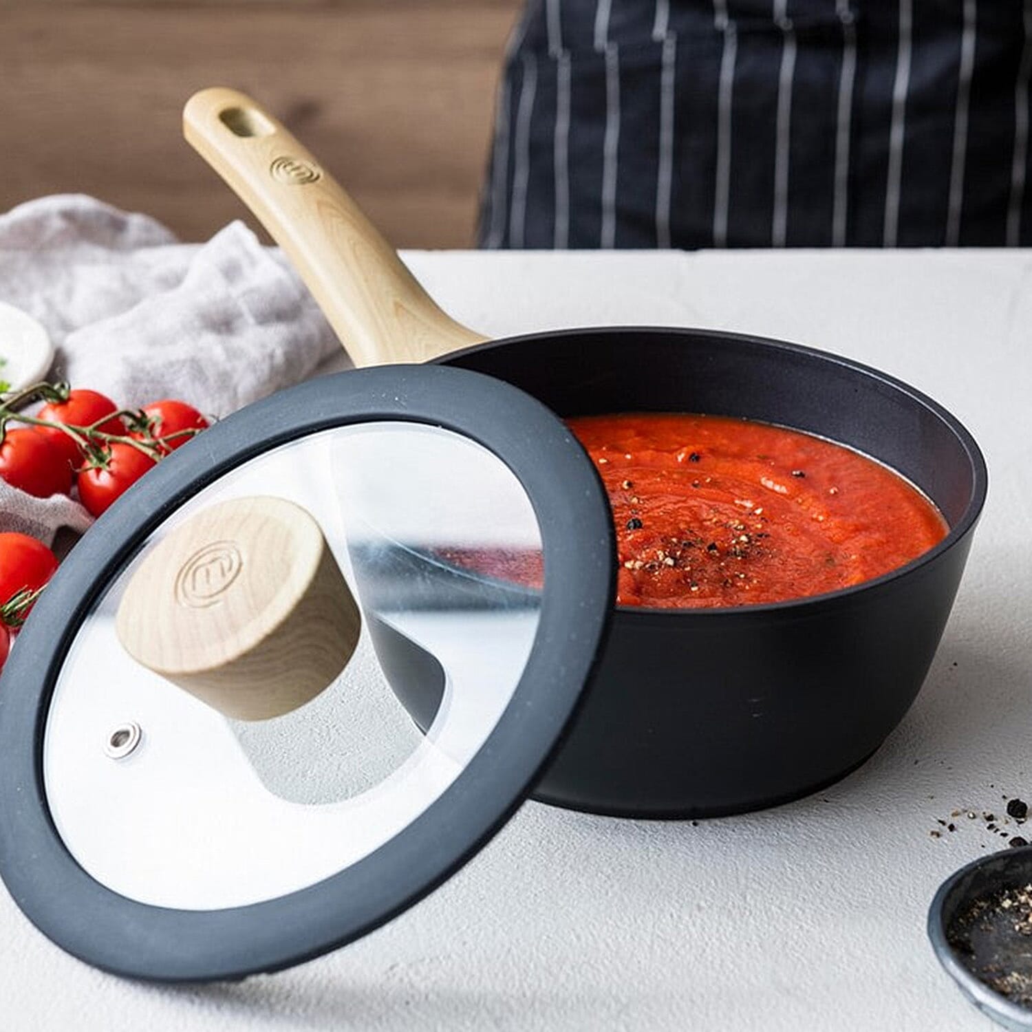 MASTERCHEF SAUCE PAN 18CM WITH LID - Wood Black