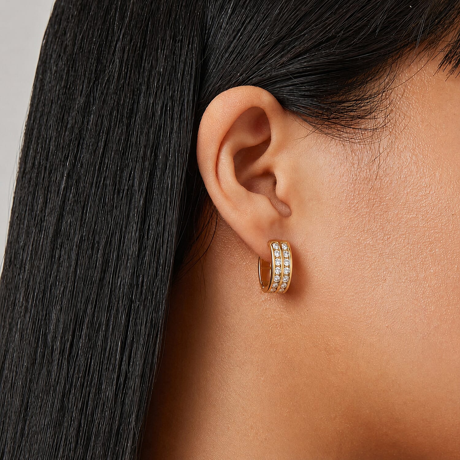 9K Yellow Gold  A   White Cubic Zirconia  Earring 2.24 pc,  Gold Wt. 2.2 Gms  2.240  Ct.