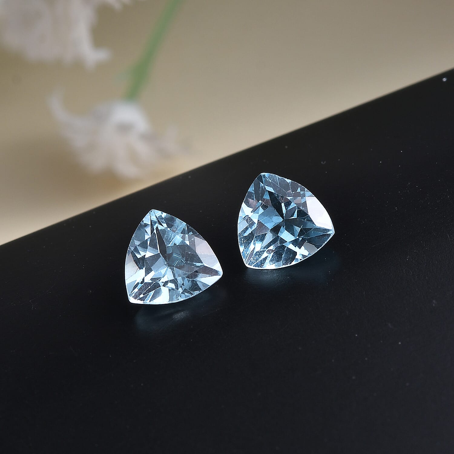 Skyblue Topaz Trillion 7 mm