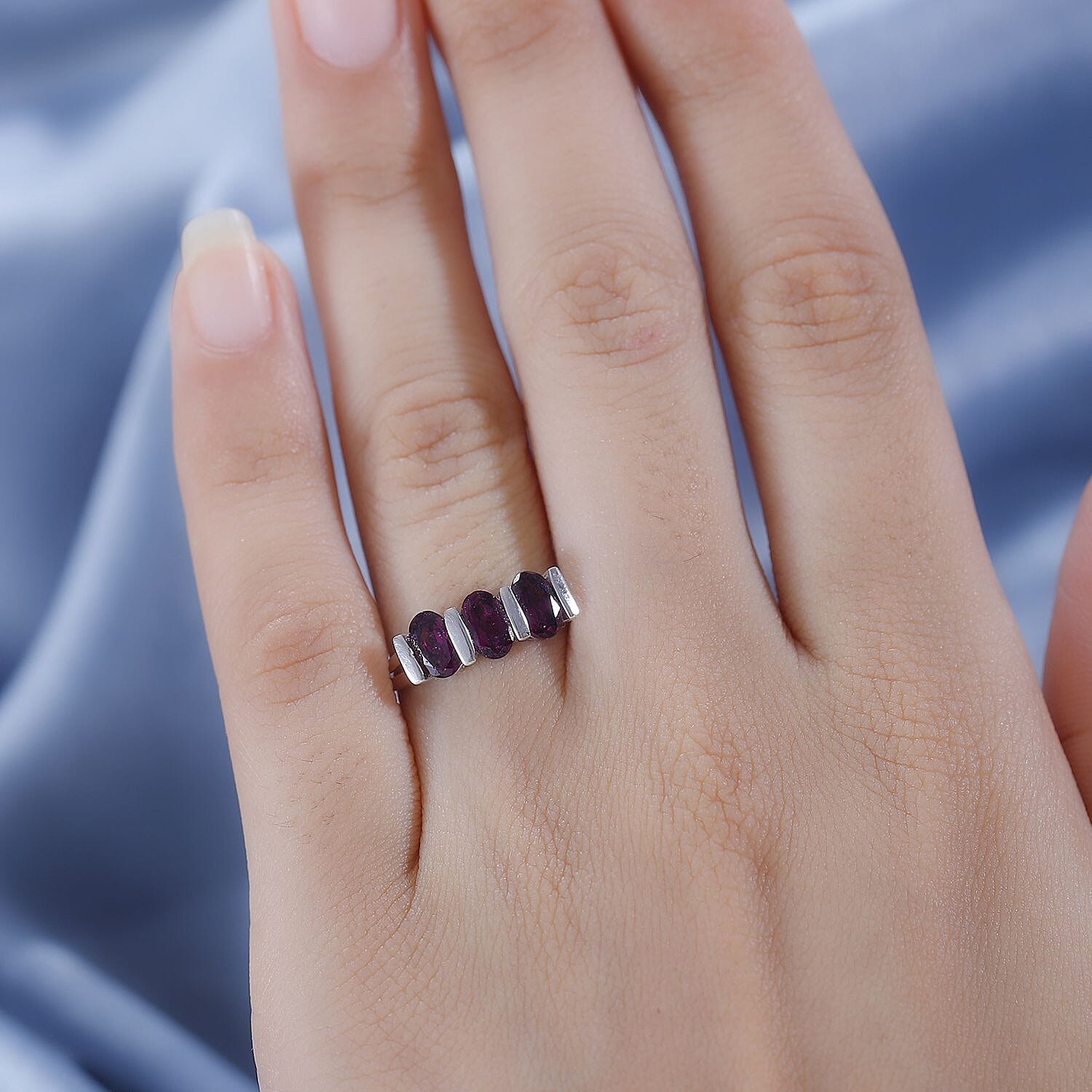 TONY DINIZ COLLECTION - Rare Natural EMBER Garnet Ring in rhodium Sterling Silver 1.80 ct