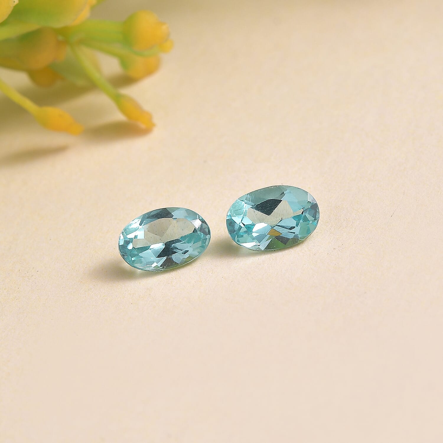 Green Apatite Oval 6x4 mm