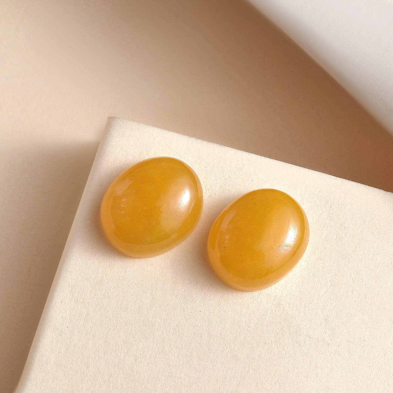 Honey Jade Oval 12x10 mm