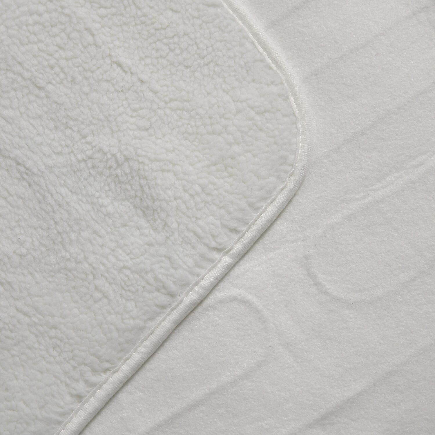 Super Cozy Sherpa Electric Heated Blanket (Size 190x1 cm) - White Super Cozy Sherpa Electric Heated Blanket (Size 190x1 cm) - White