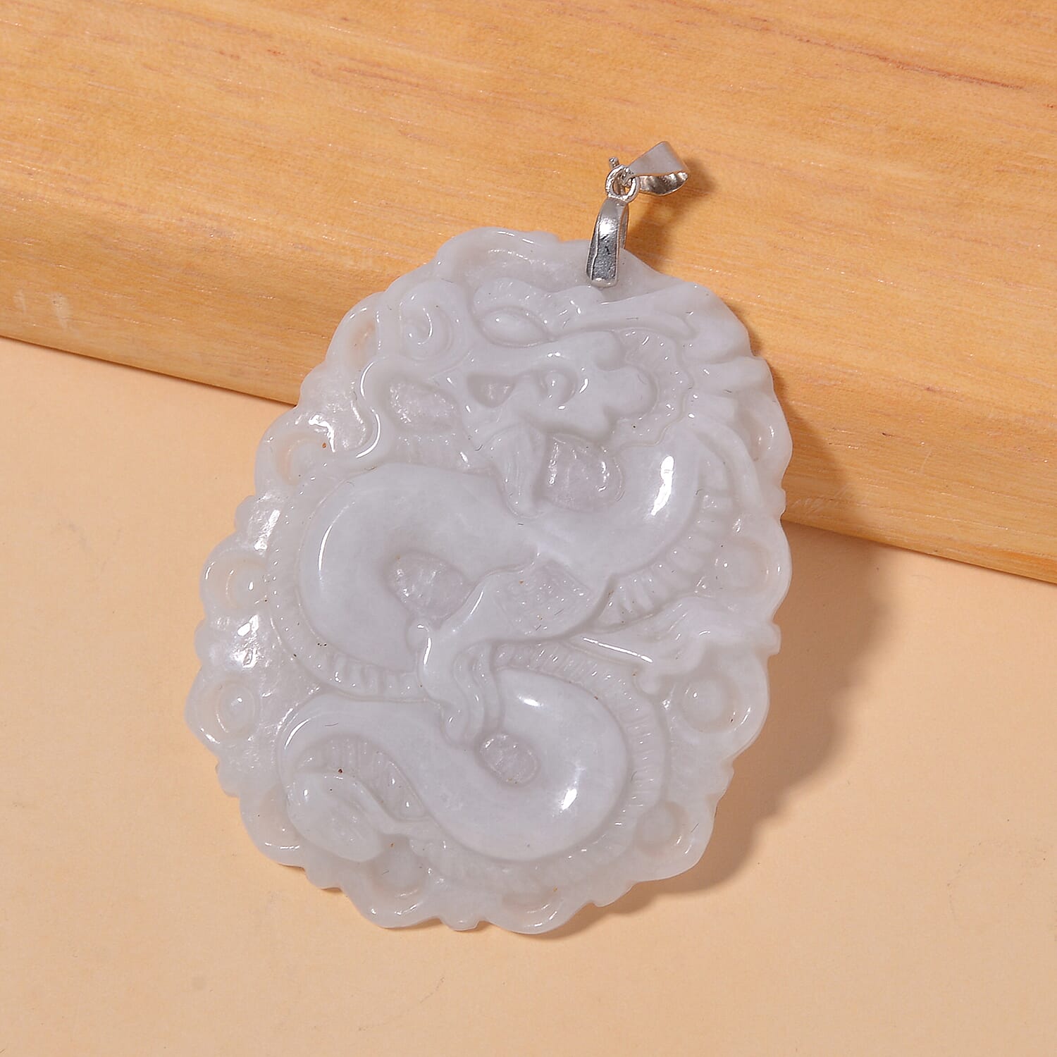 White Jade  Pendant in rhodium Sterling Silver 95.00 ct  95.000  Ct.