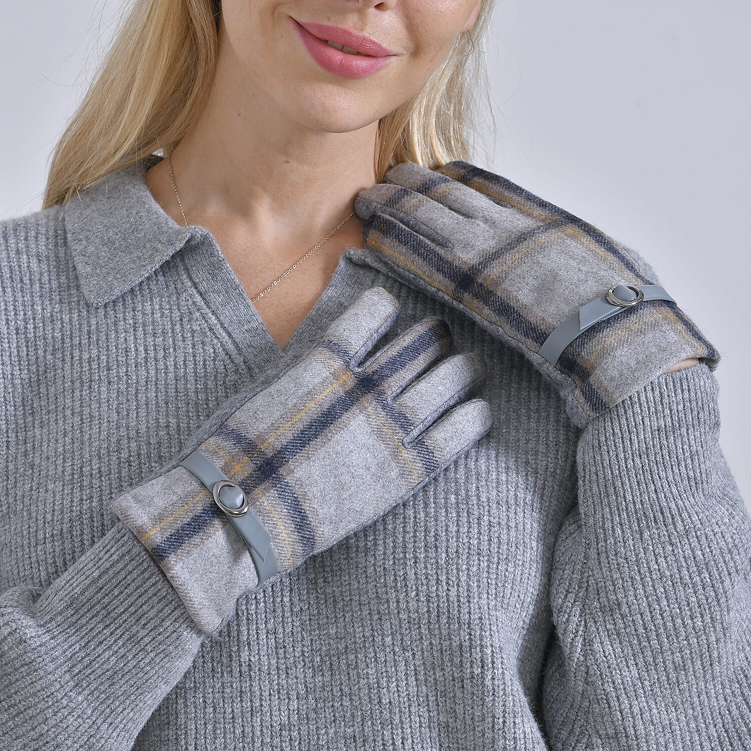 Winter Fashion Must Have - Designer Inspiration -CASHMERE Gloves- Light Grey